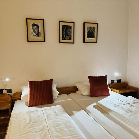 Hotel Nest Berlino Esterno foto
