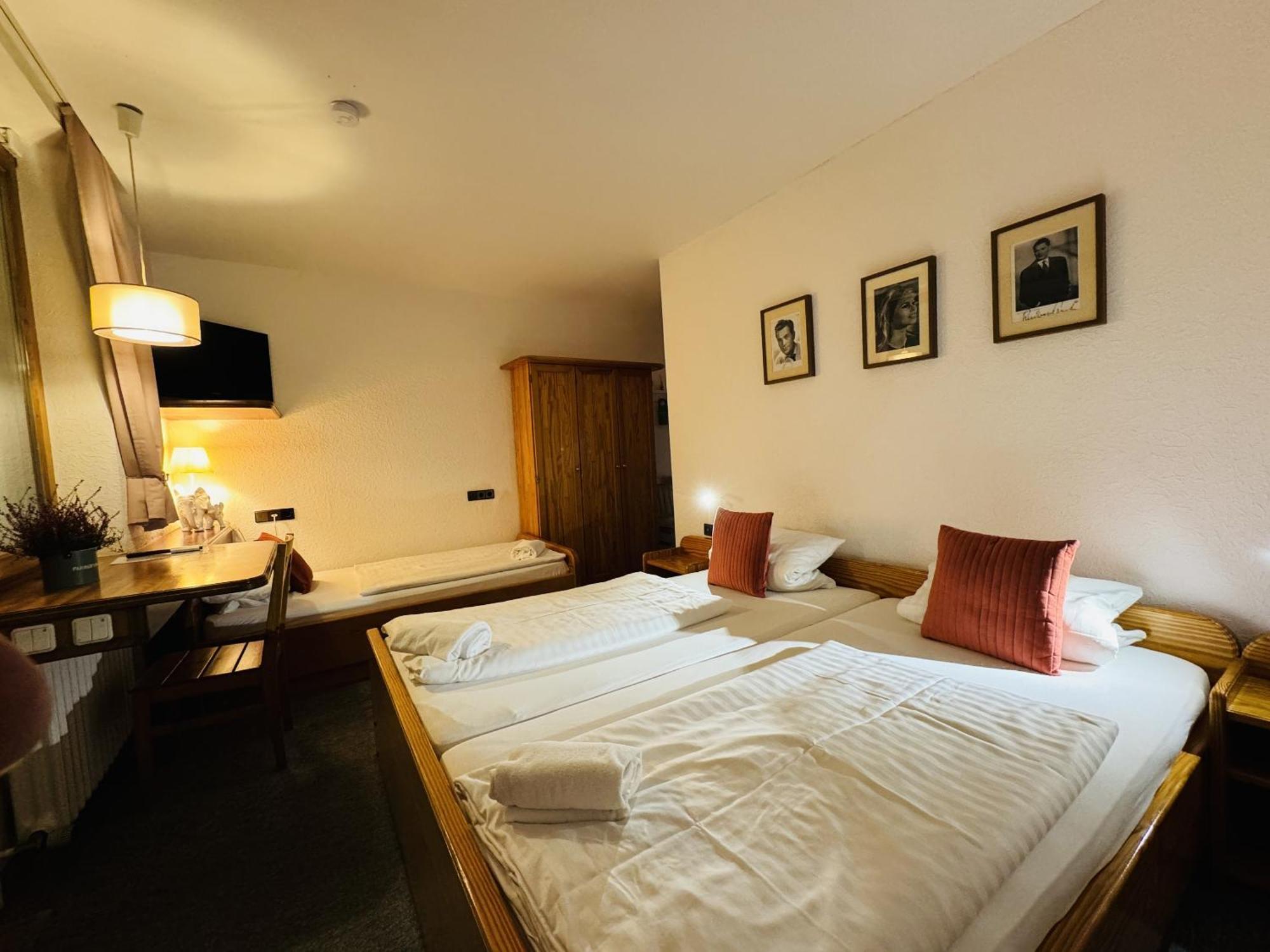 Hotel Nest Berlino Esterno foto