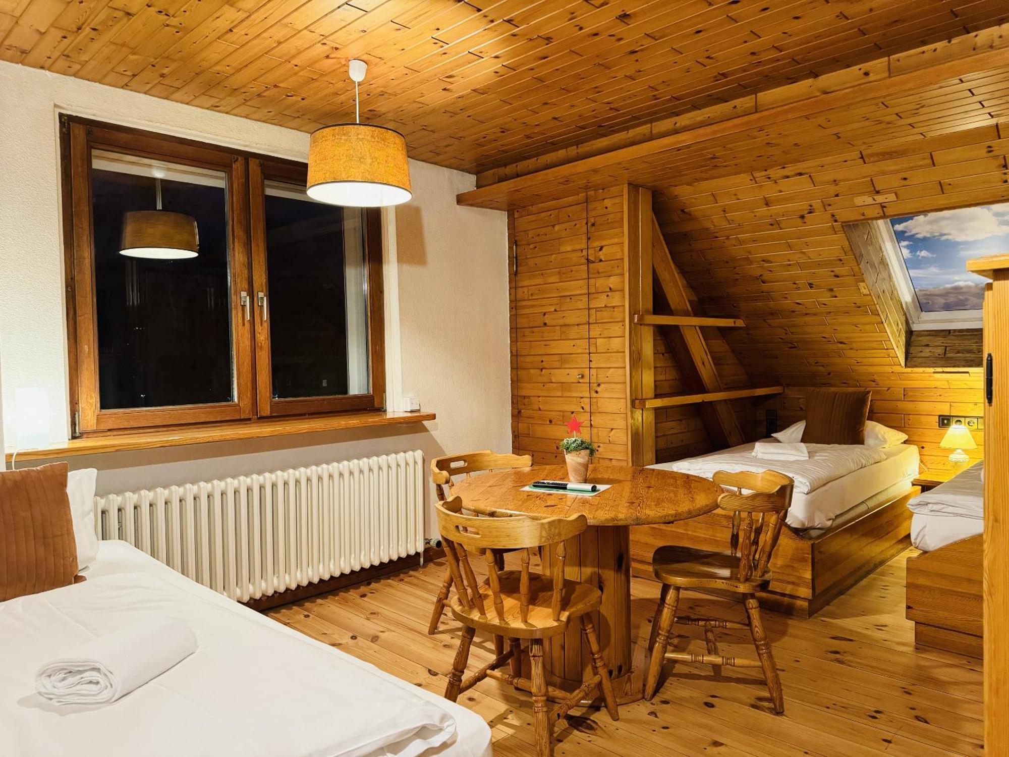Hotel Nest Berlino Esterno foto
