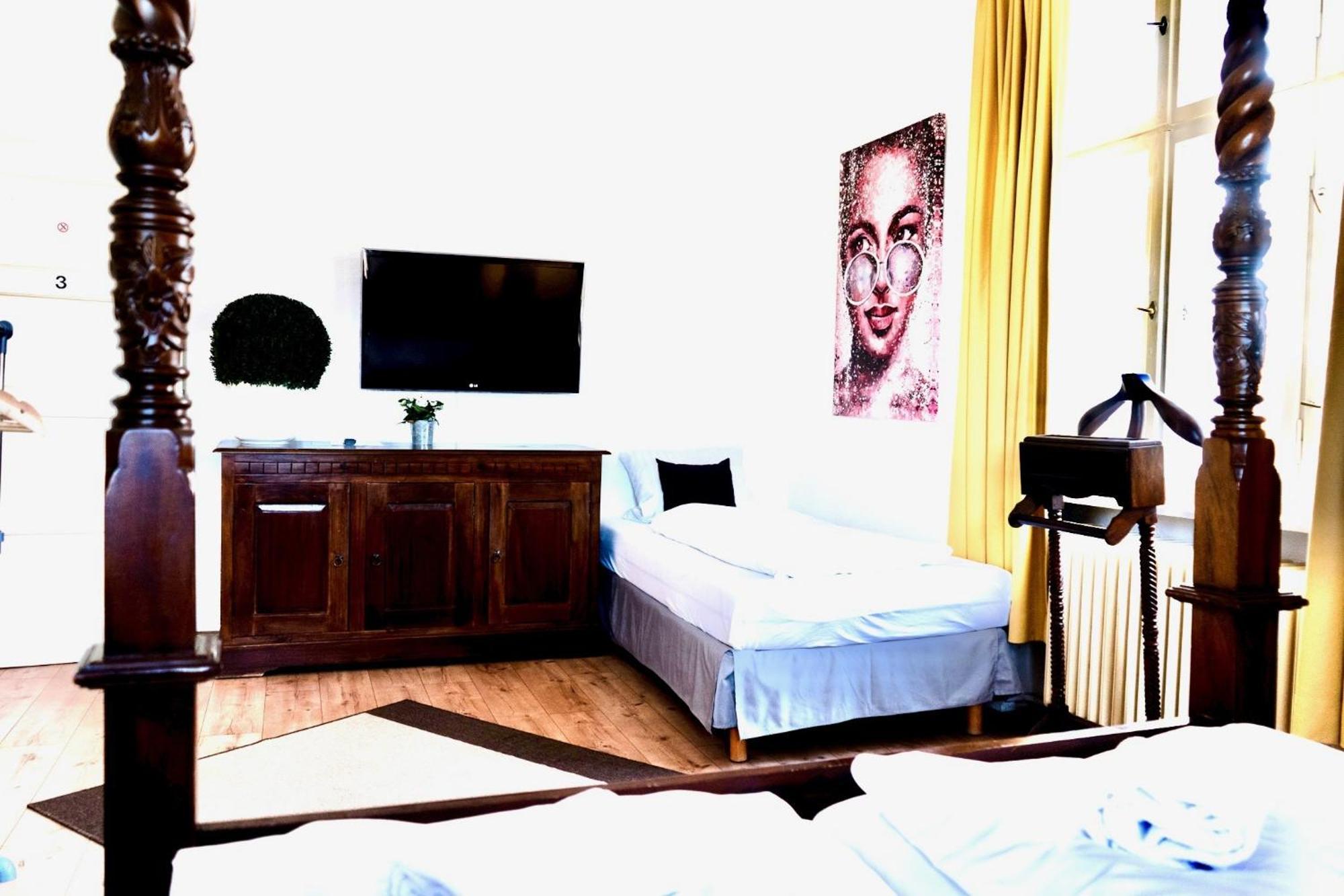 Hotel Nest Berlino Esterno foto