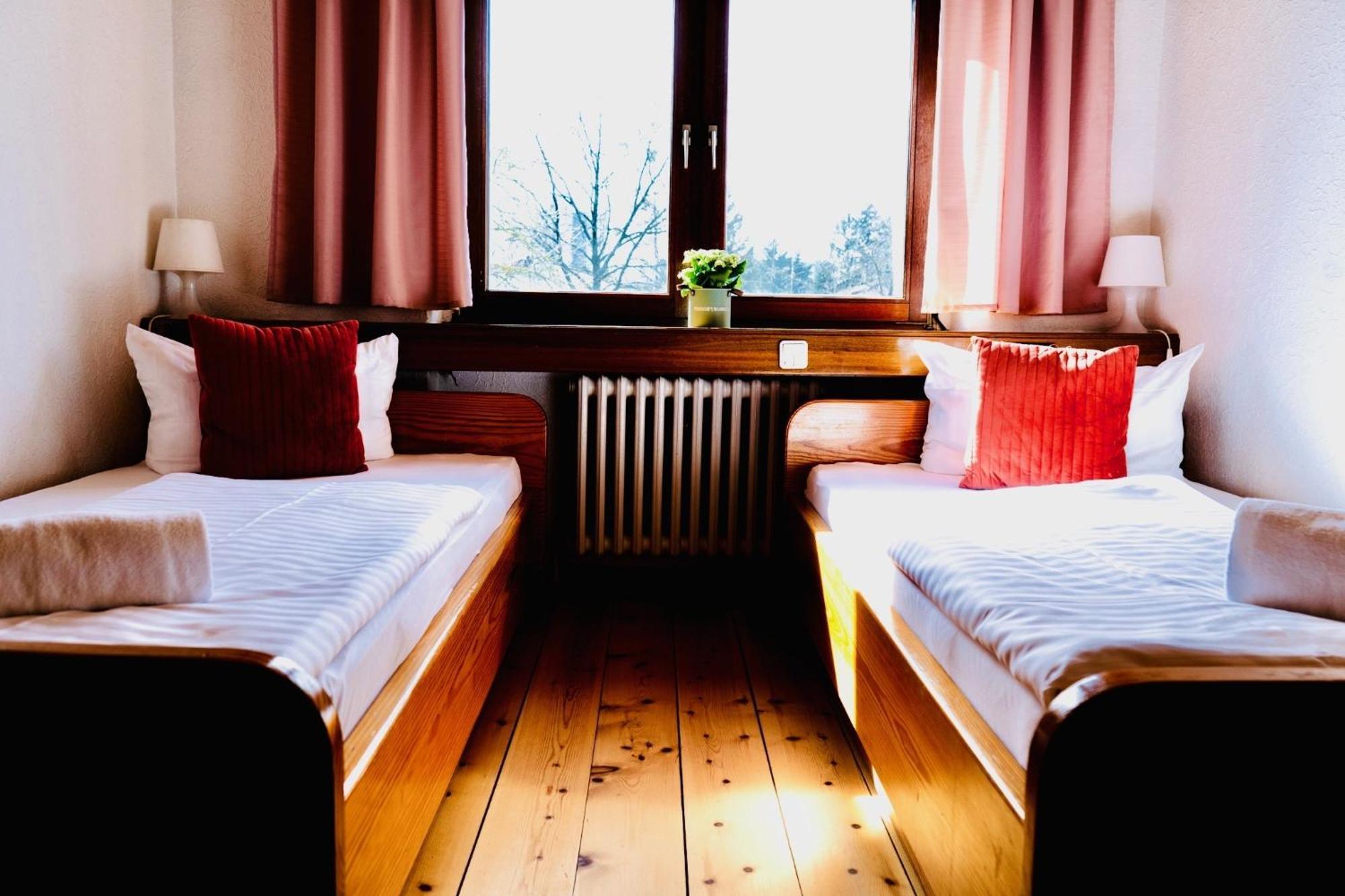 Hotel Nest Berlino Esterno foto